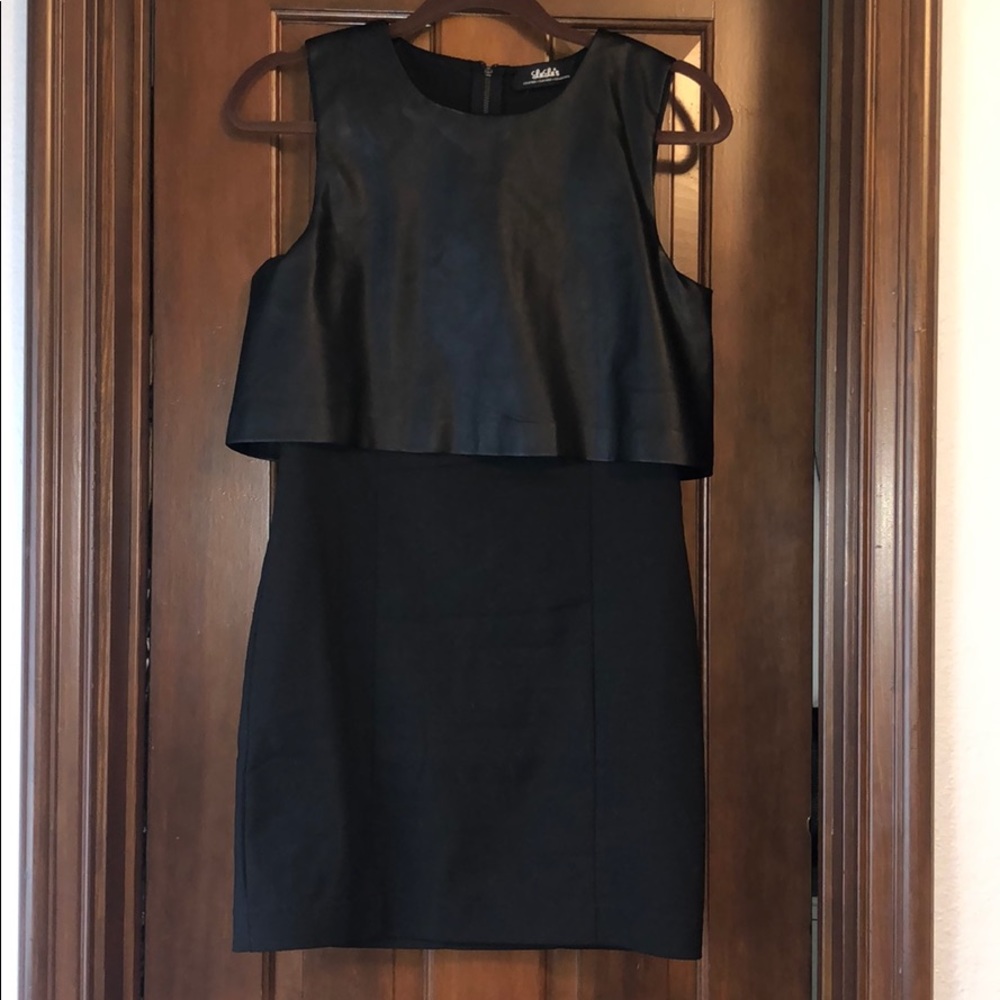 Lulu’s black dress